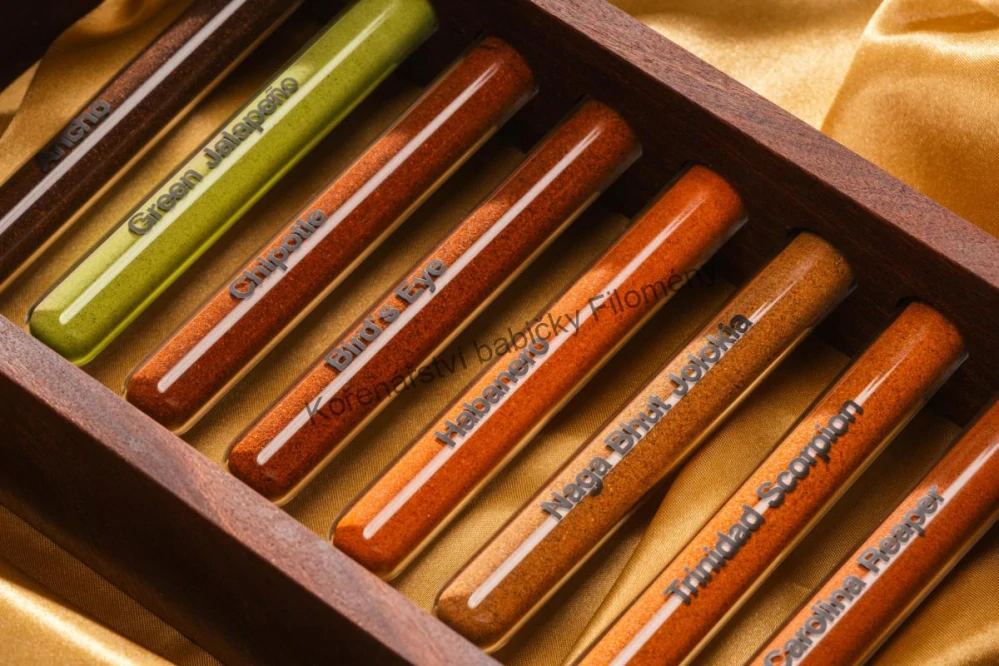  The ChilliDoctor Prémiová chilli kolekce v Mahagonovém stojanu 